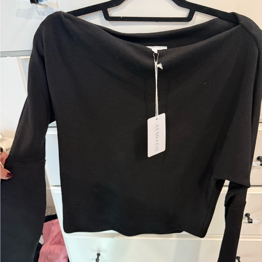 ANNI+CO Off-the-Shoulder Black Knit Sweater